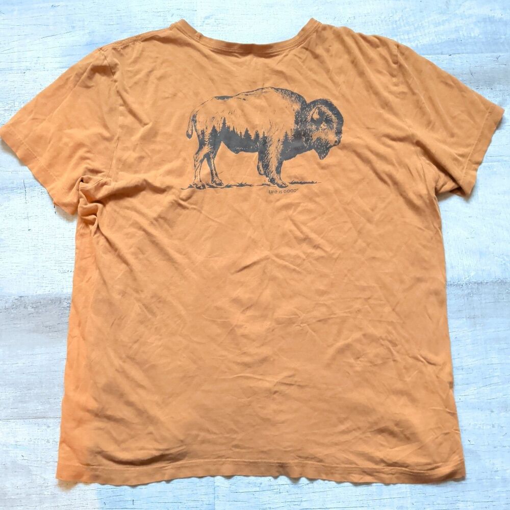 Life is Good Buffalo Bison Graphic T-Shirt Men's Size XL Gold Yellow Brown